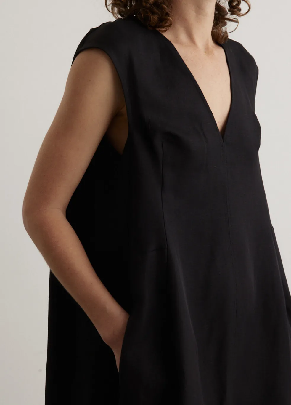 Beck Sleeveless Volume Dress