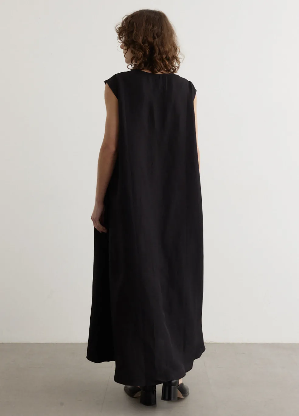 Beck Sleeveless Volume Dress