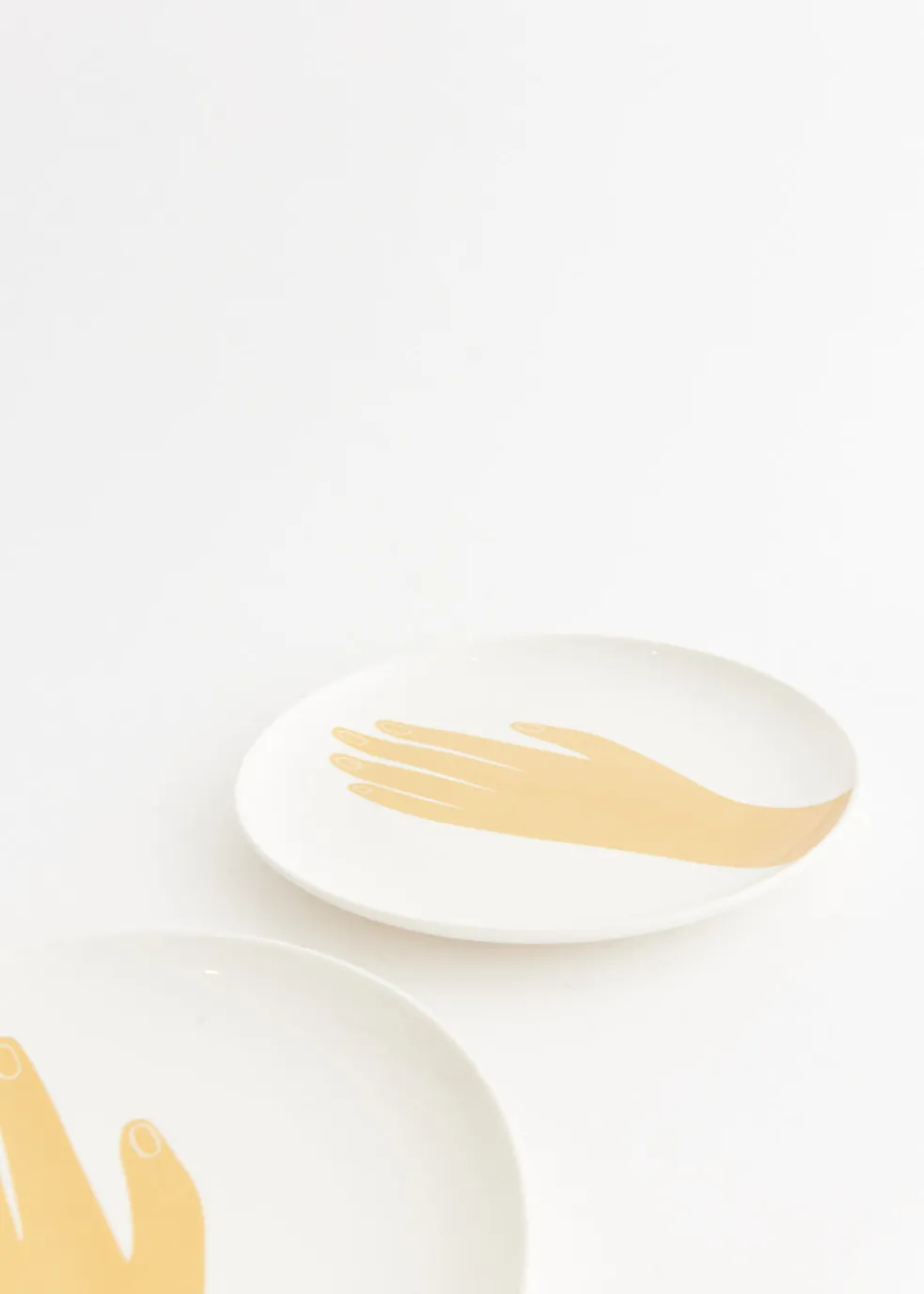 Dinner Plates Les Mains