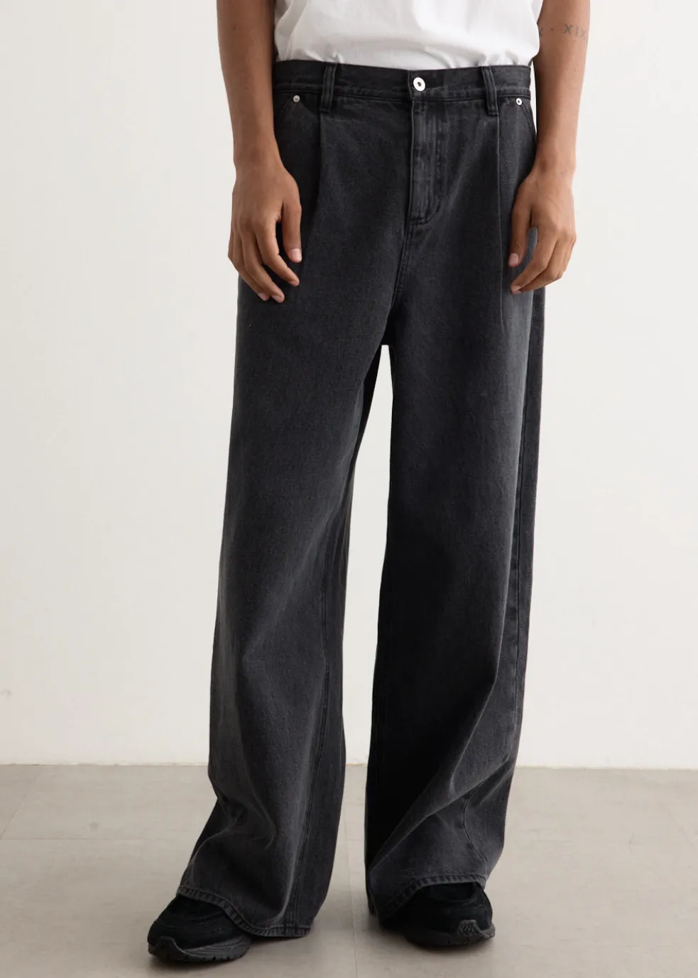 Dragline Pleated Jeans