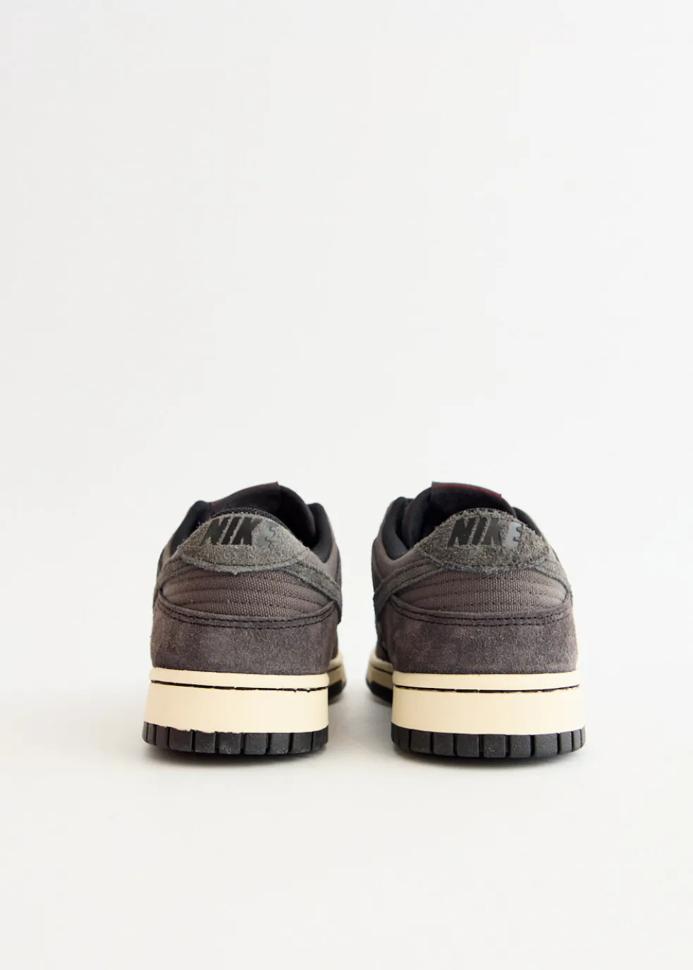 Dunk Low Retro 'Medium Ash Black' Sneakers