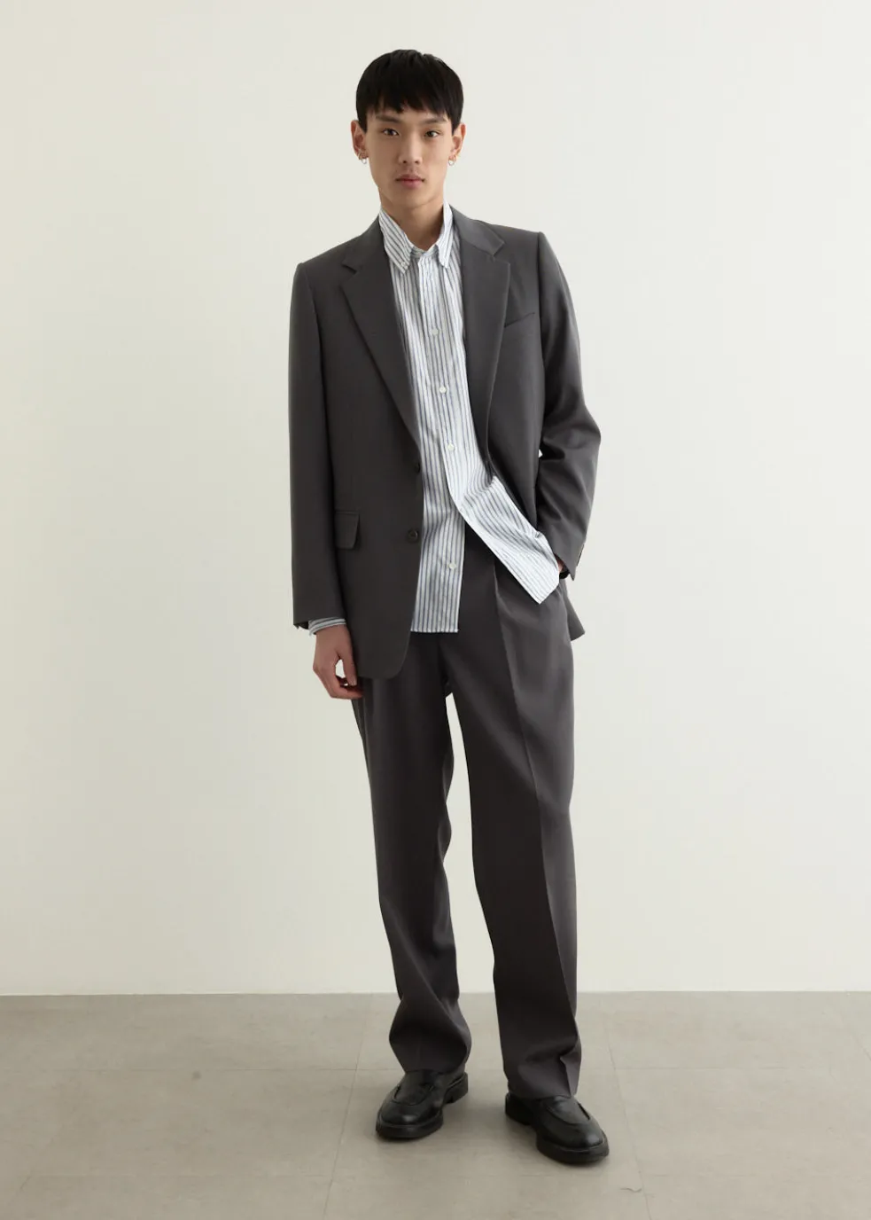 Light Wool Max Gabardine Two-Tuck Slacks