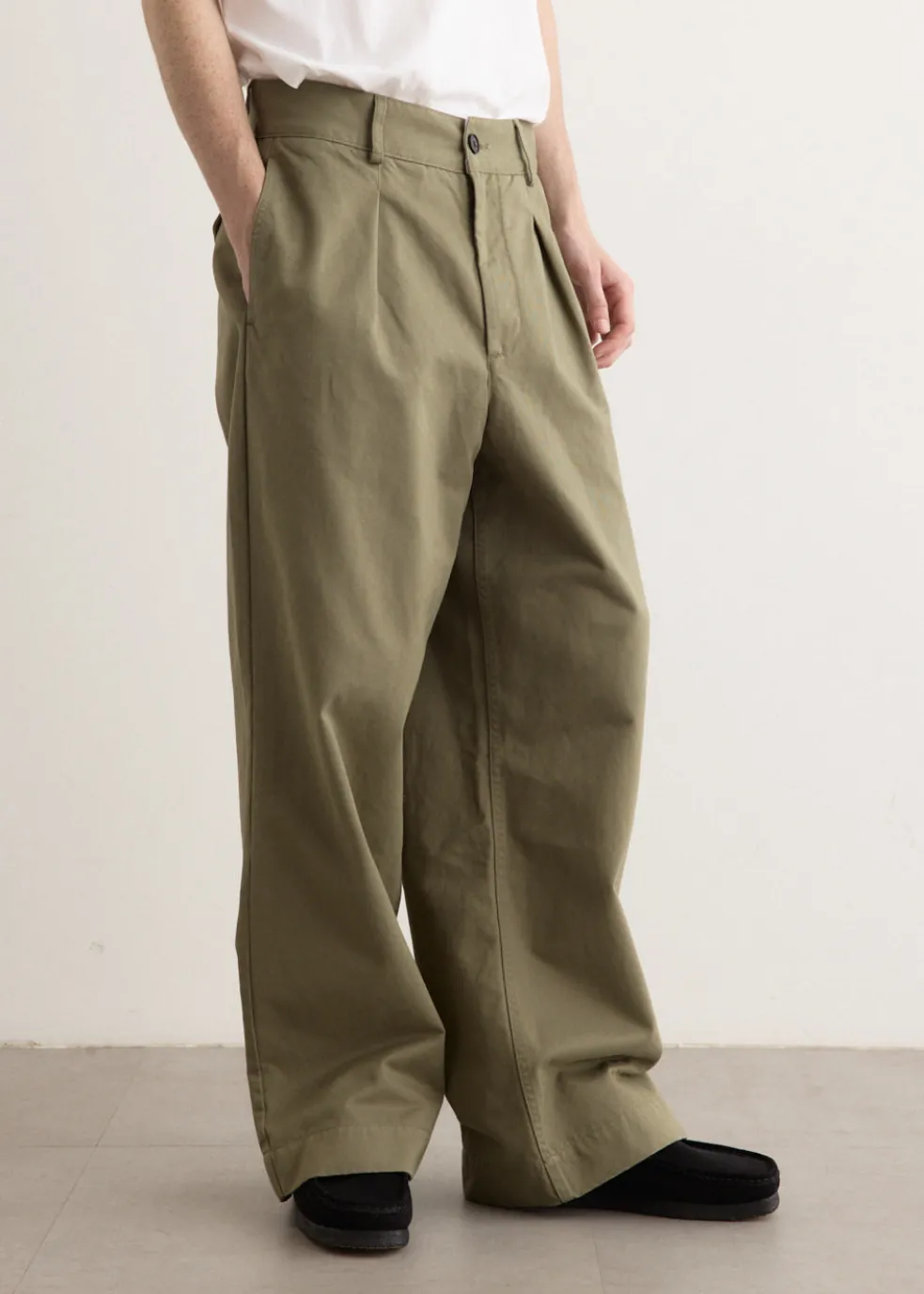 Single Pleat Baggy Pants